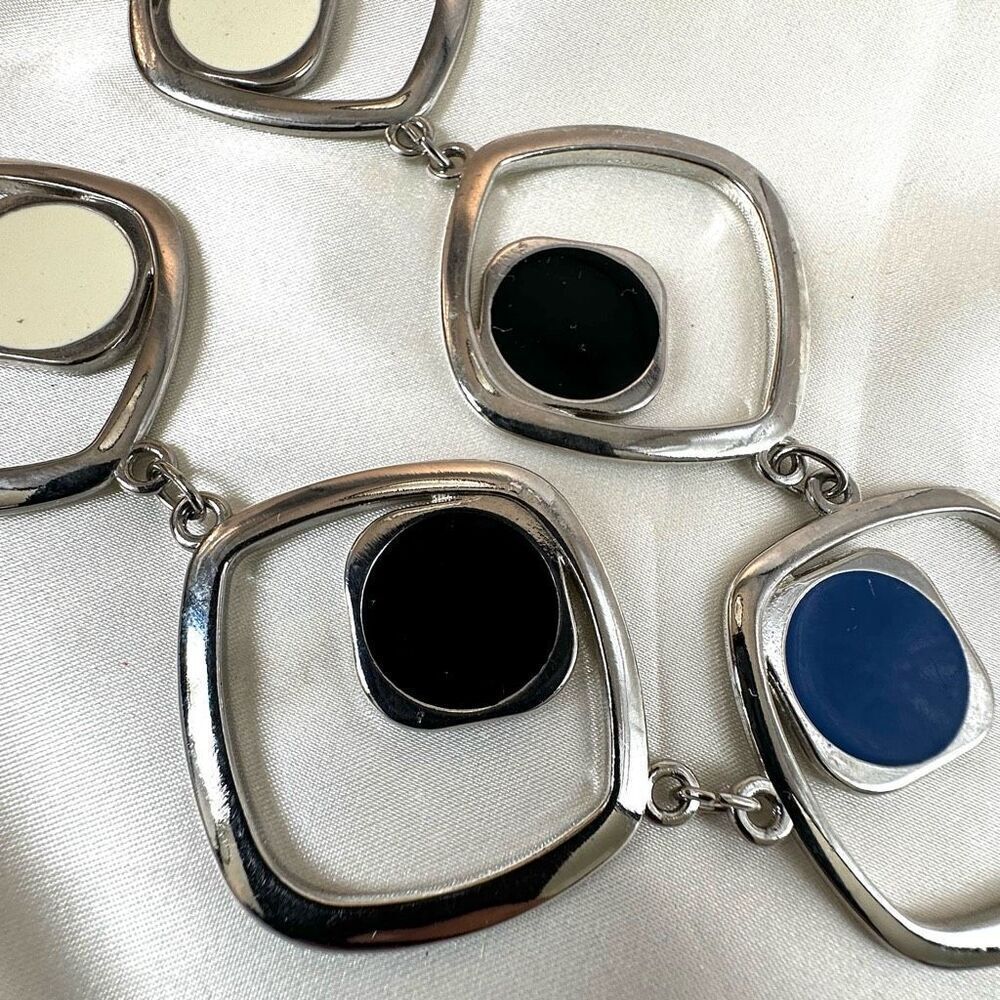Silver tone geometric statement necklace - Picture 9 of 10
